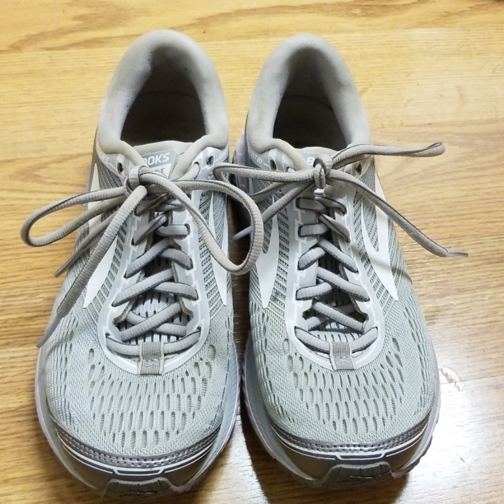 Brooks Ghost 10 Women's 7.5 medium width